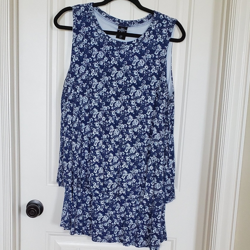 3 for $15 A&D Tiered Tunic navy white floral